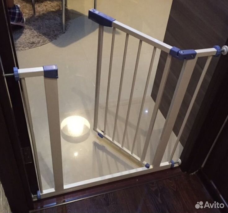 Ворота безопасности для детей. Geuther ворота безопасности stairway. Заграждения для детей на лестницу. Барьер загородка. Барьер загородка.