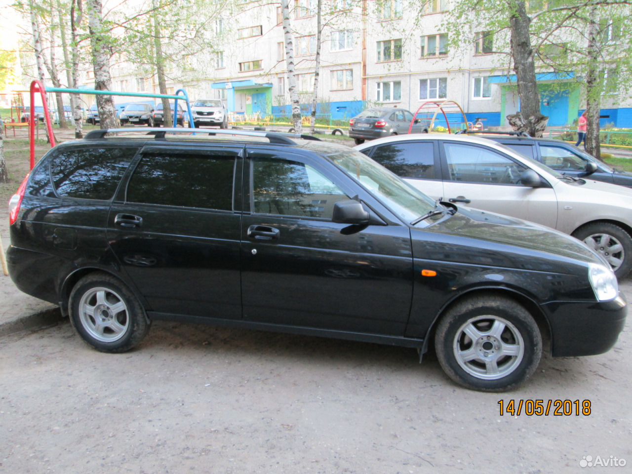 Машина Приора черная в Чебоксарах с номерами. Авито чебоксары часы