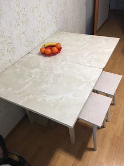 Стол кухонный раздвижной с табуретками