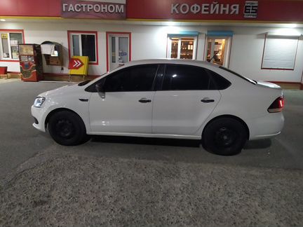 Volkswagen Polo 1.6 МТ, 2013, битый, 156 000 км