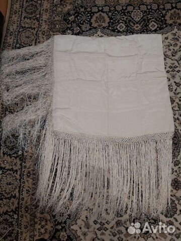 Платок с кистями