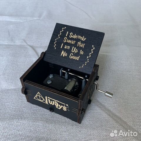 Чёрная музыкальная шкатулка-шарманка Гарри Поттер