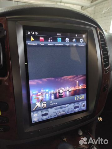 Головное устройство в стиле Tesla для Toyota LC100