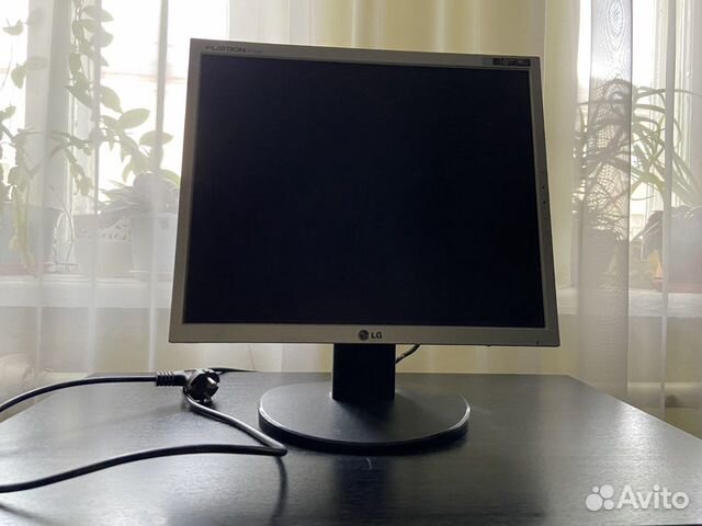 Монитор LG