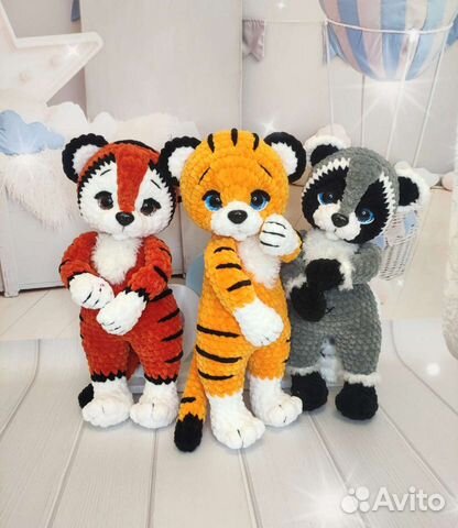 Вязаные игрушки Тигр, енот
