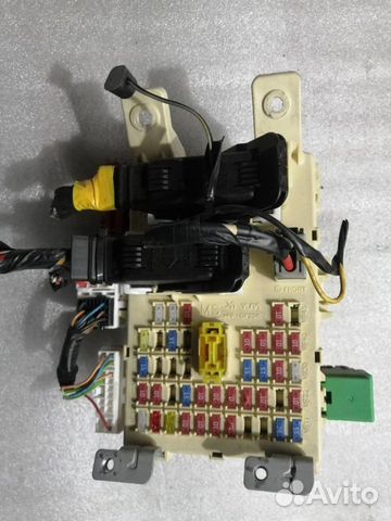 Блок предохранителей салонный Киа Рио 3