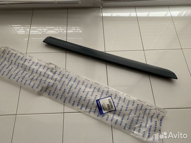 Молдинг двери правой задней Volvo S60 Оригинал нов