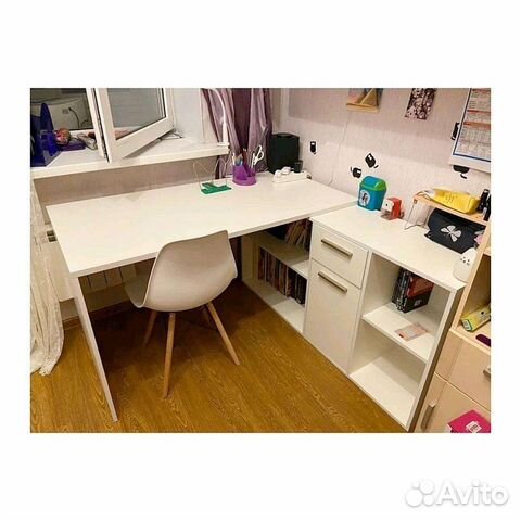 Новый письменный стол со стеллажом