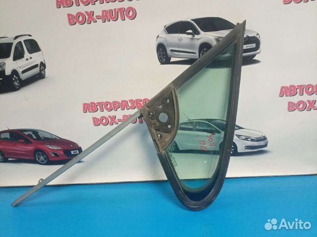 Форточка передняя правая Пежо Peugeot 307