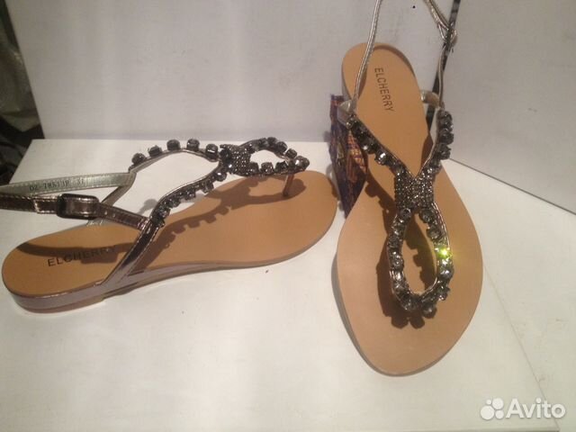 Новые босоножки со стразами