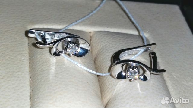 Серьги золотые с 2 бриллиантами (Россия)