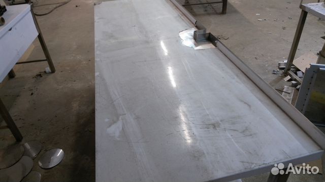 Нестандартный стол из нержавейки