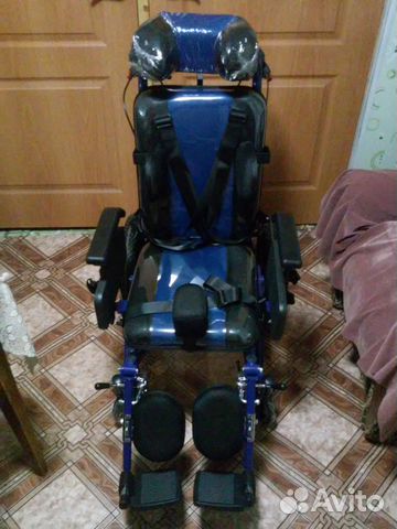 Детская инвалидная кресло-коляска