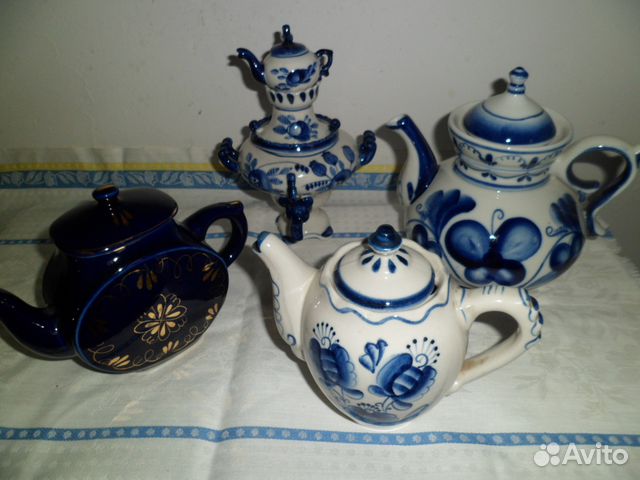 Гжель чайники, сахарницы, молочник, самовар Гжель чайники, сахарницы, молочник, самовар
