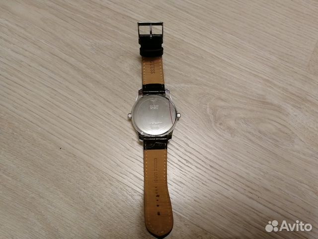 Часы guess