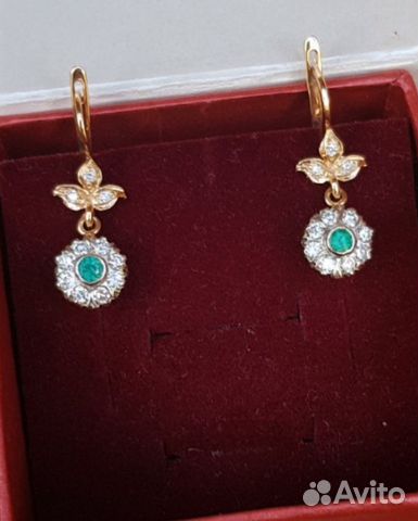 Серьги с бриллиантами и изумрудом