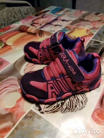 Кроссовки для девочки