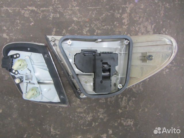 Фонарь задний внутренний Mercedes CLK W208 C208