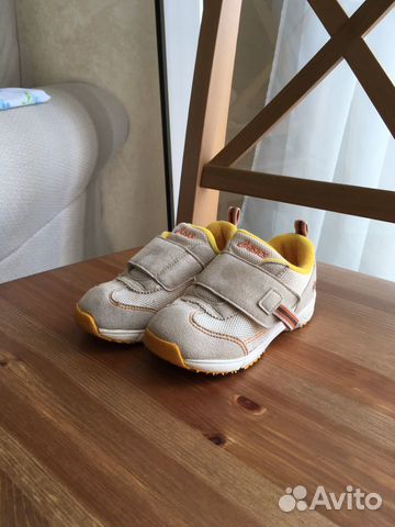 Детские кроссовки asics