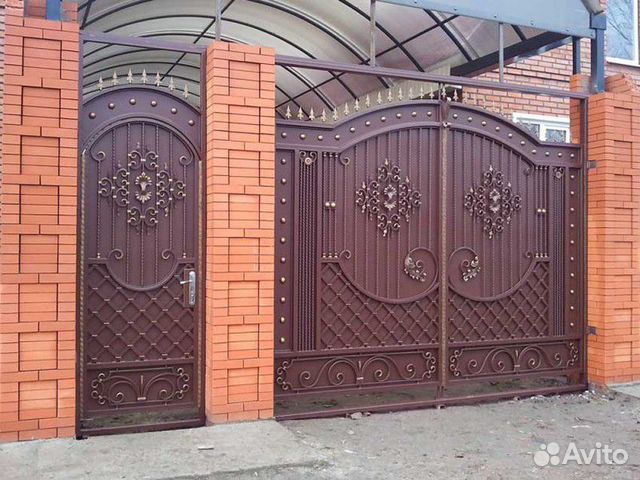 Кованые распашные ворота
