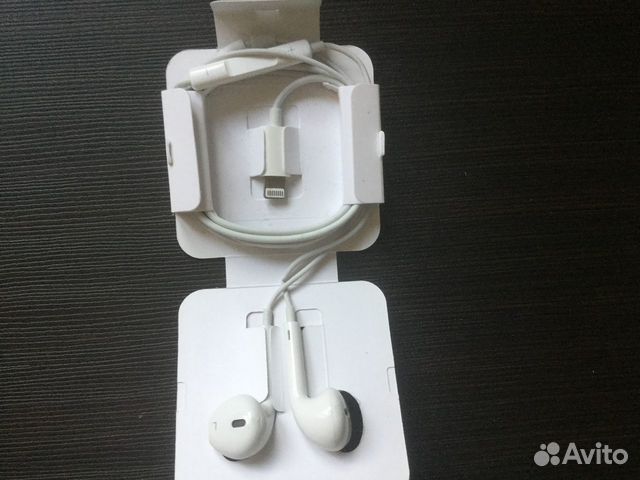 Наушники Airpods оригинал новые Наушники Airpods оригинал новые
