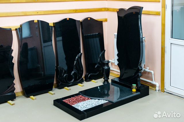 Памятники и благоустройство Памятники и благоустройство
