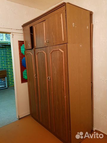 Шкафы и компьютерный стол Шкафы и компьютерный стол
