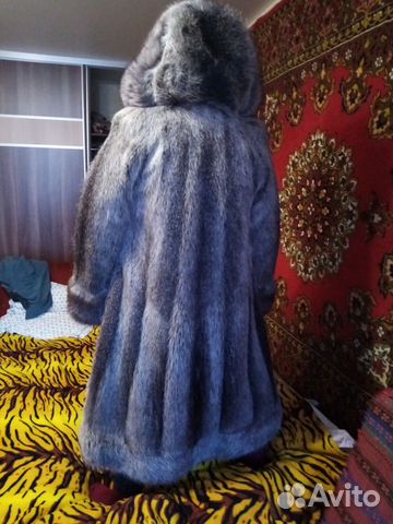 Шуба женская из меха нутрии с отделкой мехом песца Шуба женская из меха нутрии с отделкой мехом песца