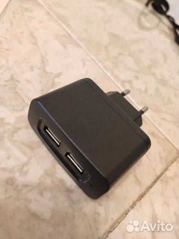 Адаптер с двойным выходом USB Адаптер с двойным выходом USB
