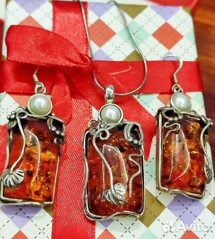 Кулон с цепочкой и серьги с янтарем, серебро Кулон с цепочкой и серьги с янтарем, серебро