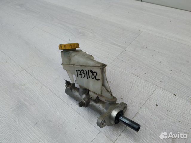 Главный тормозной цилиндр 26401XA00A Subaru Tribec