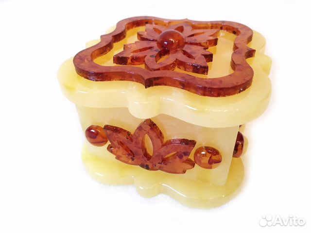 Шкатулка для украшений (янтарная, женская) Шкатулка для украшений (янтарная, женская)