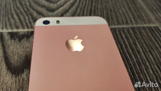 iPhone SE 32GB (Розовый) iPhone SE 32GB (Розовый)