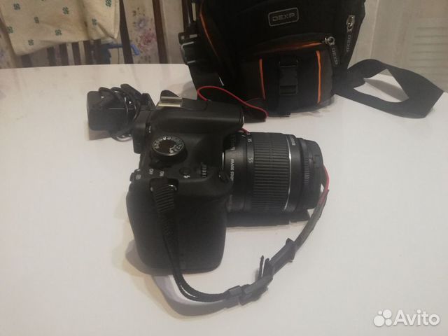 Зеркальный фотоаппарат Canon 1200D