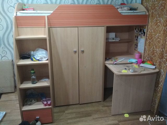 Детская кровать со шкафом, столом, полками Детская кровать со шкафом, столом, полками