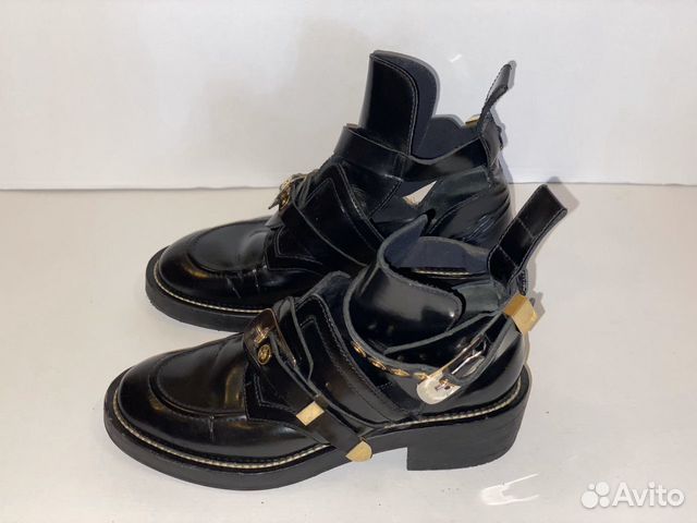 Культовые оригинальные ботильоны Balenciaga Культовые оригинальные ботильоны Balenciaga