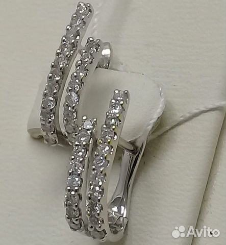 Серьги / 2,45г / золото 750 / бриллианты