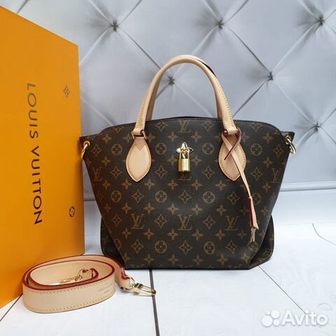 lv zipped tote