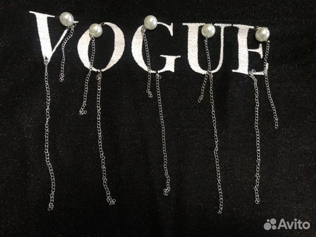 Футболка чёрная Vogue С люрексом новая бусины цепо Футболка чёрная Vogue С люрексом новая бусины цепо