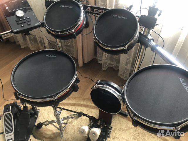 Электронная ударная установка Alesis Crimson