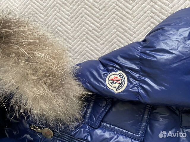 Moncler оригинал (состояние нового) Moncler оригинал (состояние нового)