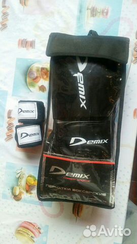 Боксерские перчатки Demix 10-oz Боксерские перчатки Demix 10-oz