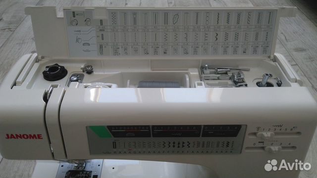 Новая японская швейная машина Janome 7524A + Сумка Новая японская швейная машина Janome 7524A + Сумка