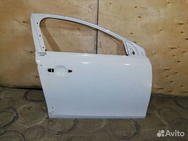 Передняя правая дверь Volvo V40 2 2012-2019