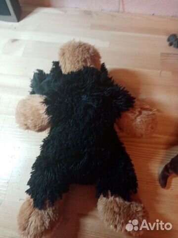 Черная плюшевая собачка