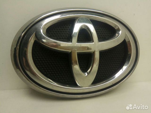 Эмблема передняя Toyota Hilux 8 2015-2019 Эмблема передняя Toyota Hilux 8 2015-2019