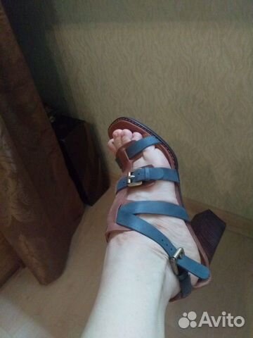 Новые кожаные босоножки Новые кожаные босоножки