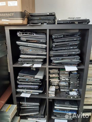 Не рабочий ноутбук на запчасти в ассортименте