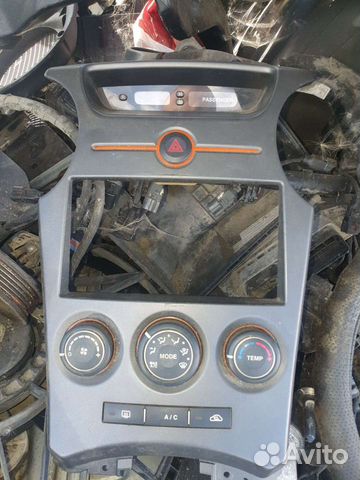 Kia carens 3 2.0 2008 г консоль центральная