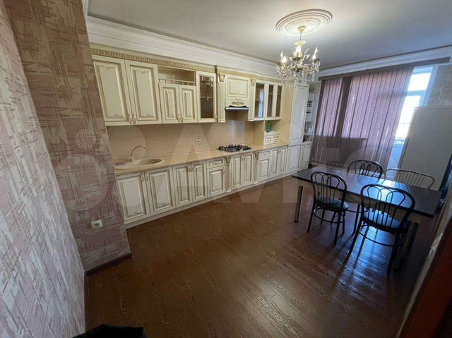 3-к. квартира, 120 м², 2/9 эт.